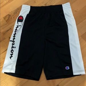 Champion shorts size kids XL